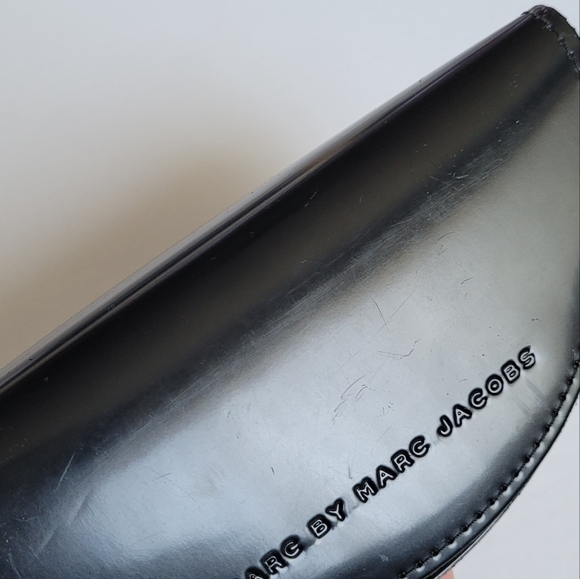 Marc by Marc Jacobs Large Sunglasses Case - Picture 9 of 10